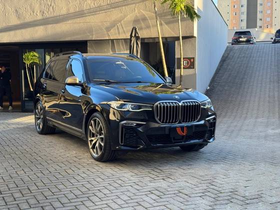 BMW X7 4.4 V8 GASOLINA M50i STEPTRONIC BMW X7 4.4 V8 GASOLINA M50i STEPTRONIC